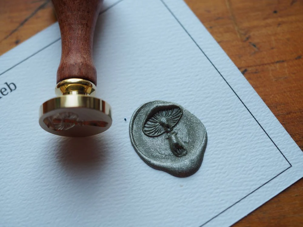 Backtozero - Brass Seal with Handle - 3D Kinoko Mushroom