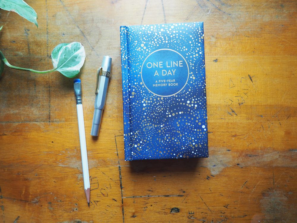 Celestial One Line a Day (Blank Journal for Daily Reflections, 5 Year Diary Book)