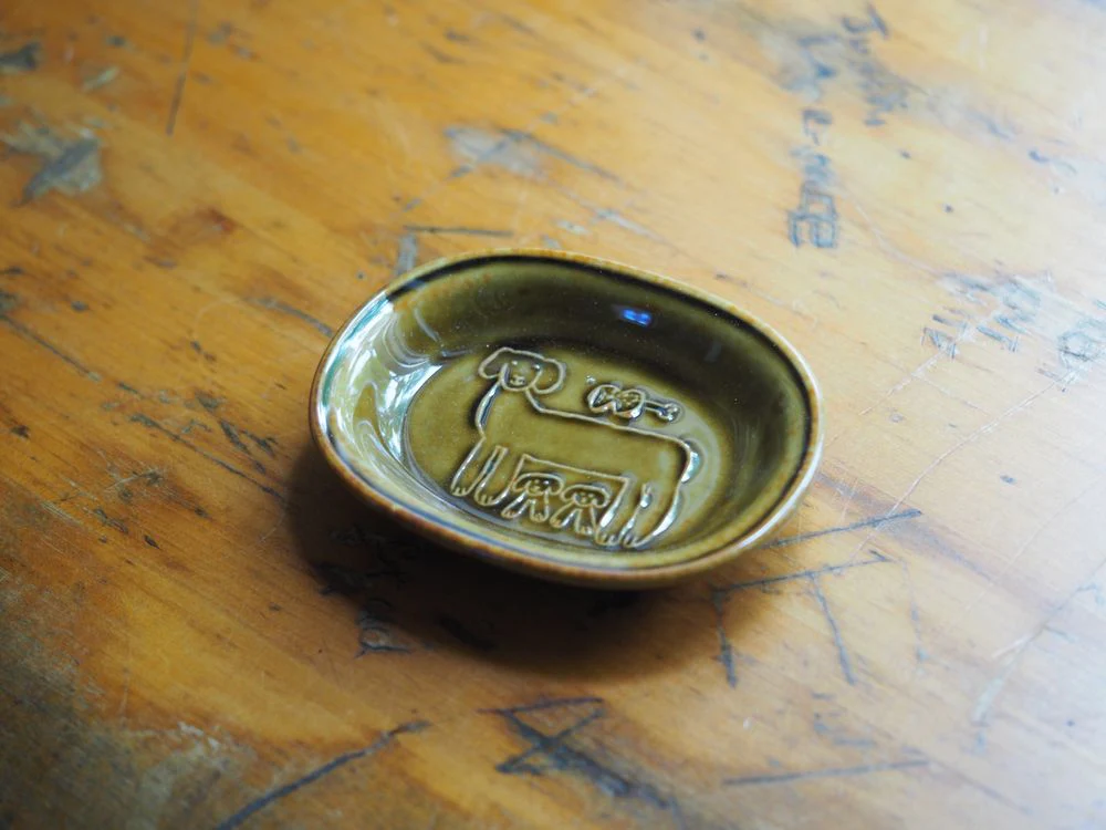 Classiky x Toraneko Bonbon - Oval Bean Plate - Dog Mustard
