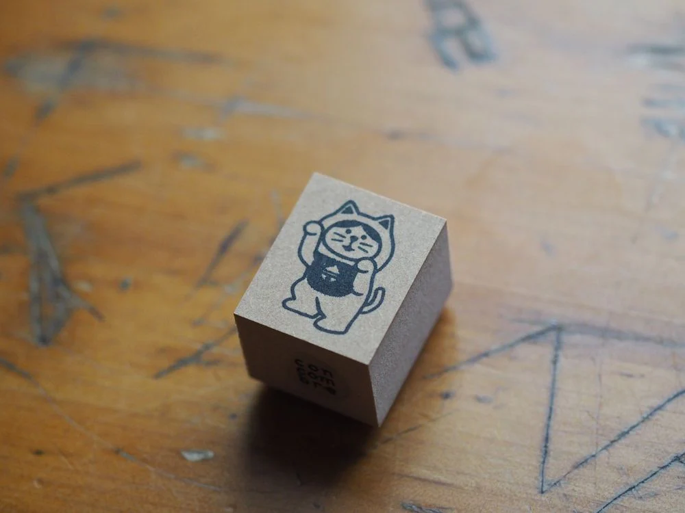 Decole Rubber Stamp - Fukumono - Dancing Cat A