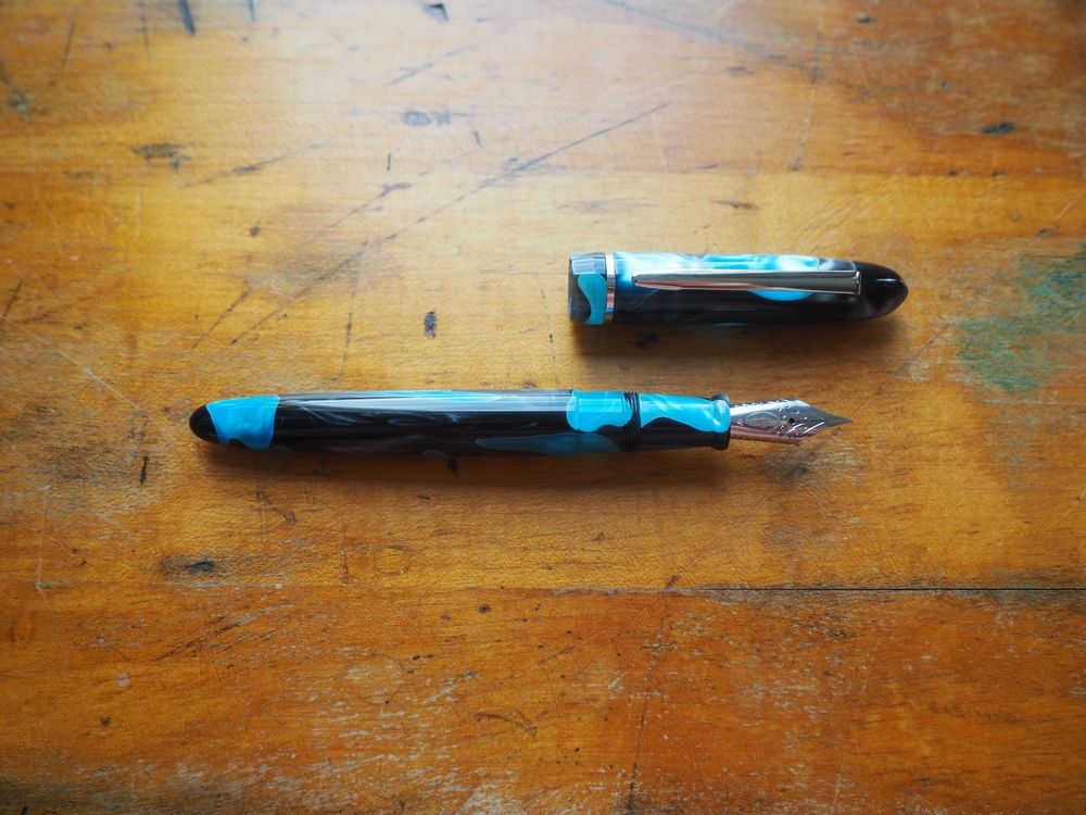 Edison Pen Co. Fountain Pen - Menlo Blue Grotto