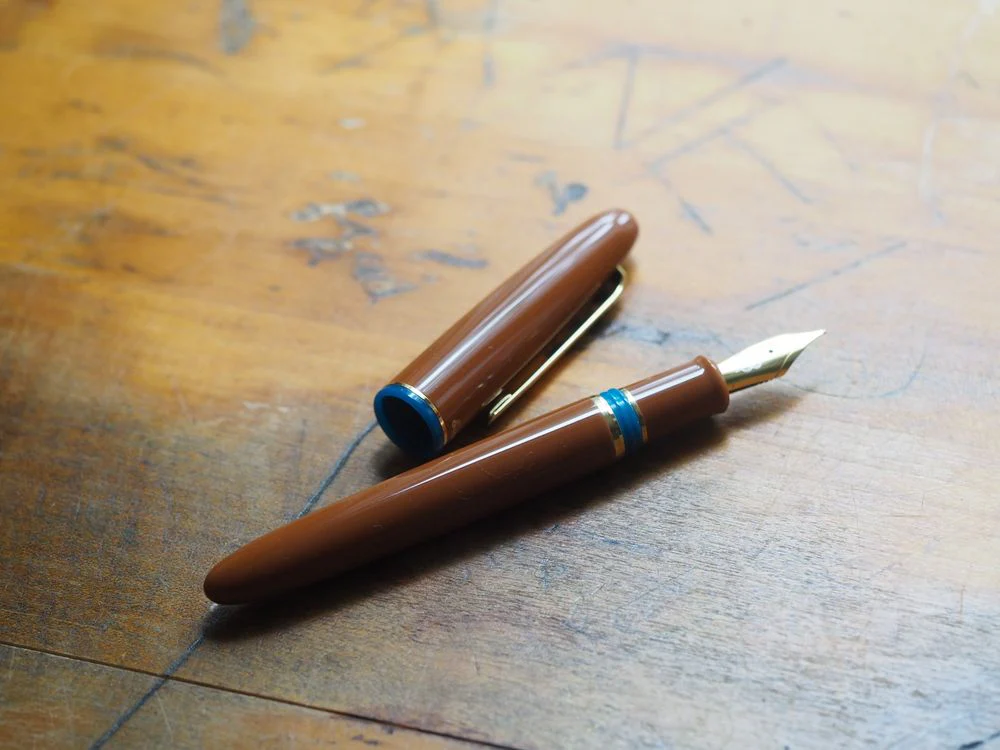 Esterbrook Estie Fountain Pen - Back to the Lands Edition - Gold Incredible Rock - Specialty Nib