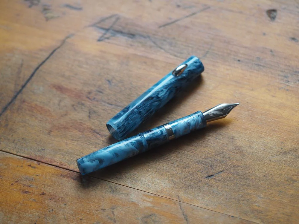 Fine Writing International Fountain Pen - Pencket V2 - Swamp Fog ST