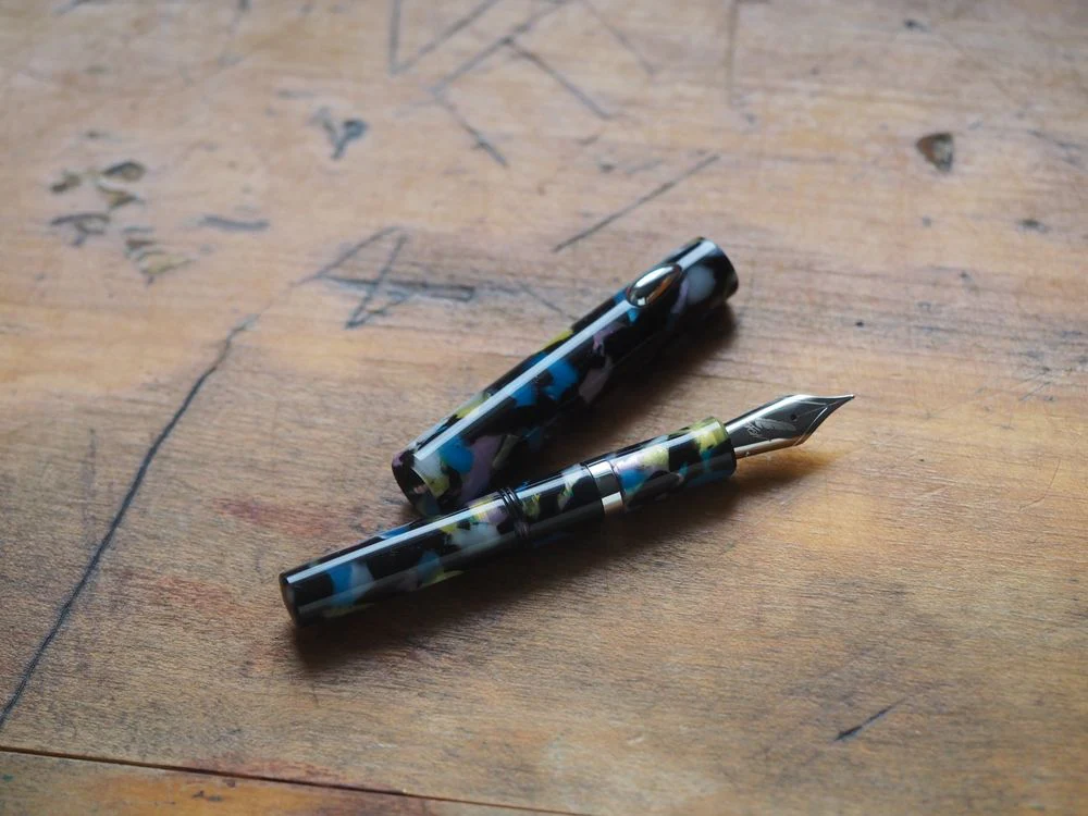 Fine Writing International Fountain Pen - Pencket V2 - Black Nougat ST