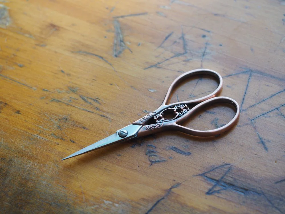Floral Teardrop Scissors - Copper