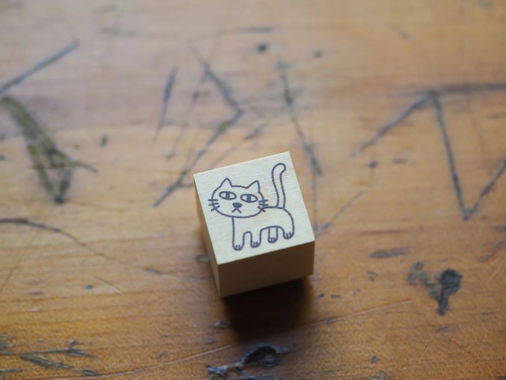 Hankoyamuramin Wooden Stamp - White Cat