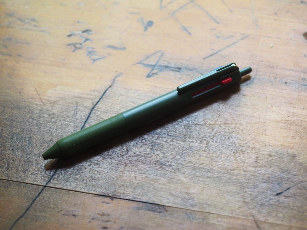 Uni Jetstream 3-Colour Ballpoint Pen - 0.7mm - Dark Olive