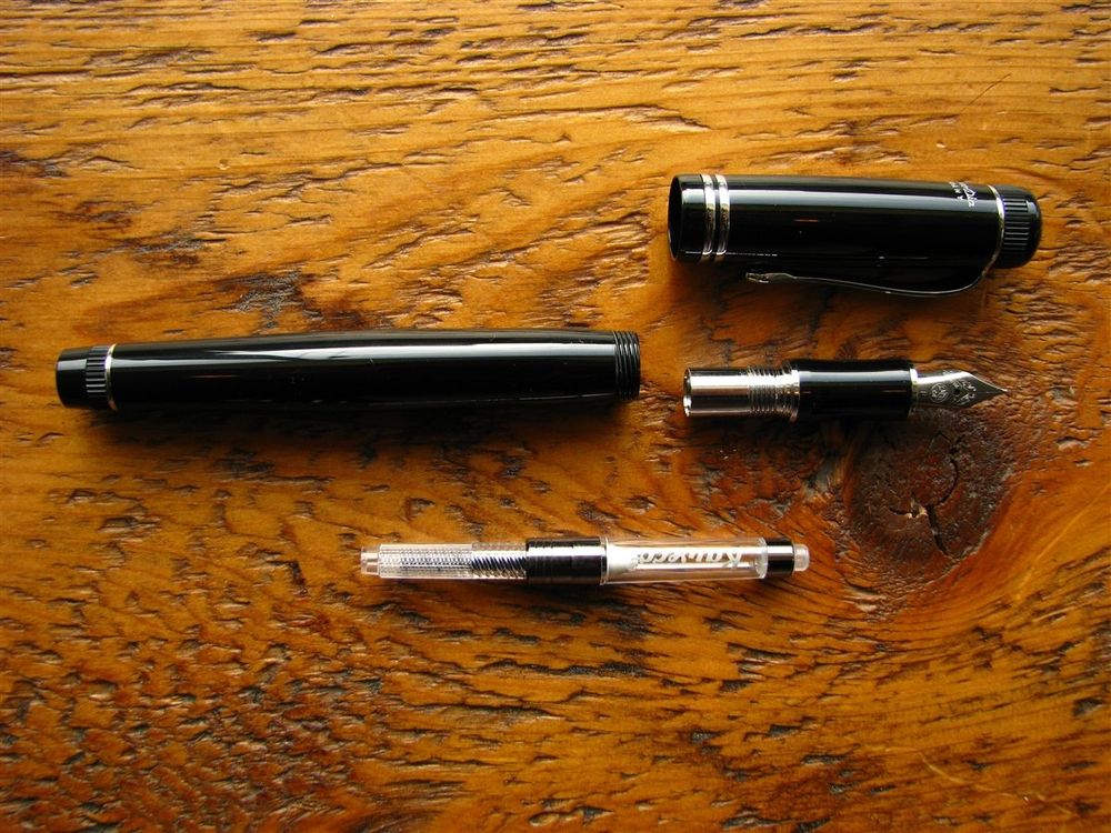Kaweco Dia2 Fountain Pen - Black with Silver Accents - Image 2