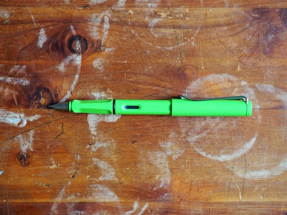 Lamy Safari Fountain Pen - Apple Green - Image 3