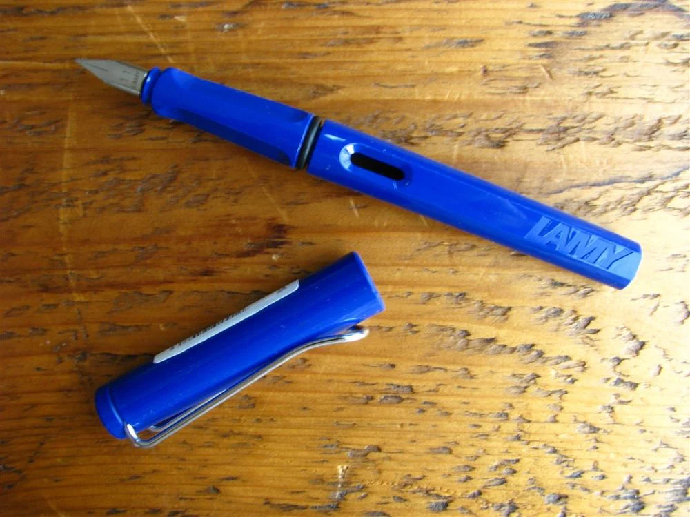Lamy Safari Fountain Pen - Blue - Image 4
