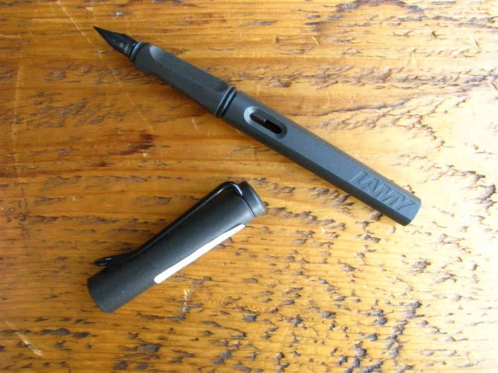 Lamy Safari Fountain Pen - Charcoal Black - Image 4