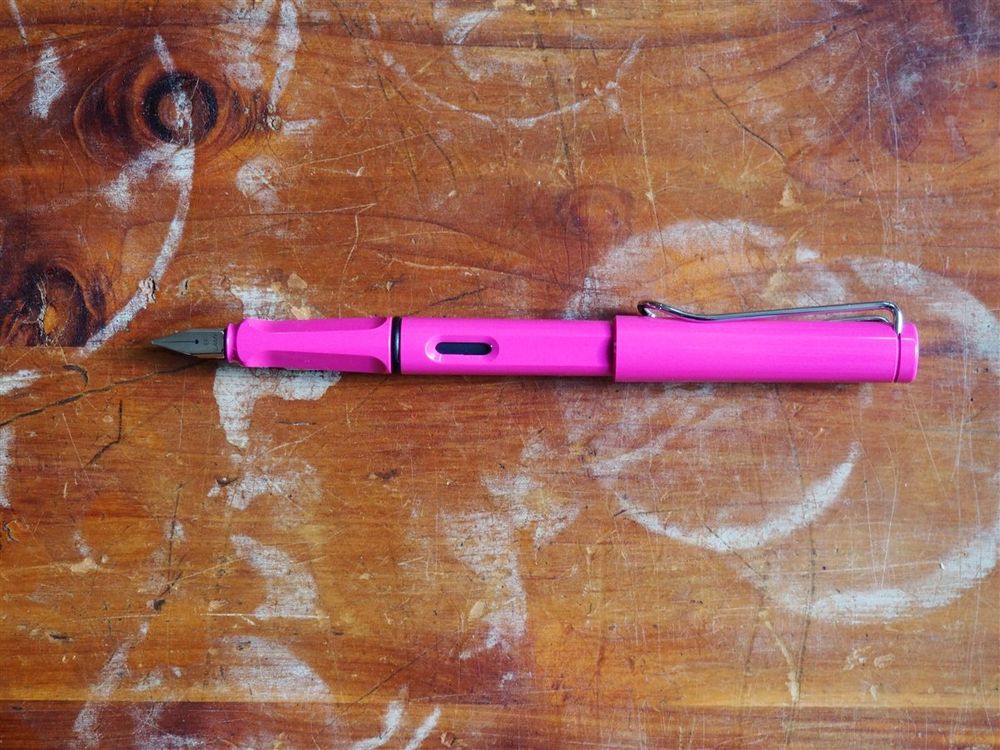 Lamy Safari Fountain Pen - Pink - Image 3