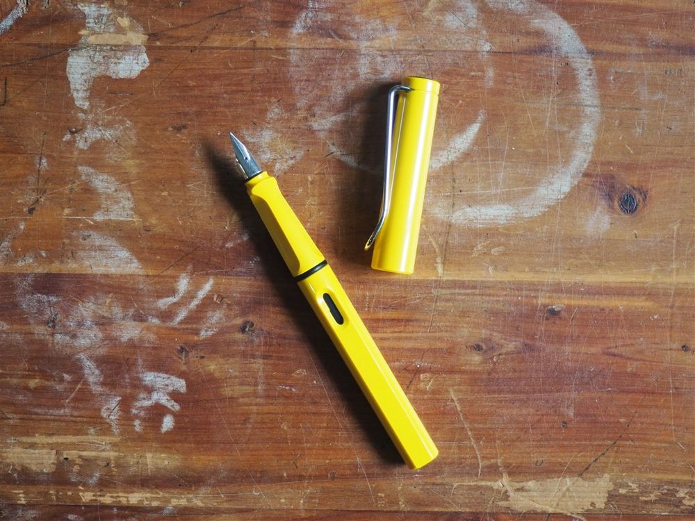 Lamy Safari Fountain Pen - Yellow - Image 2