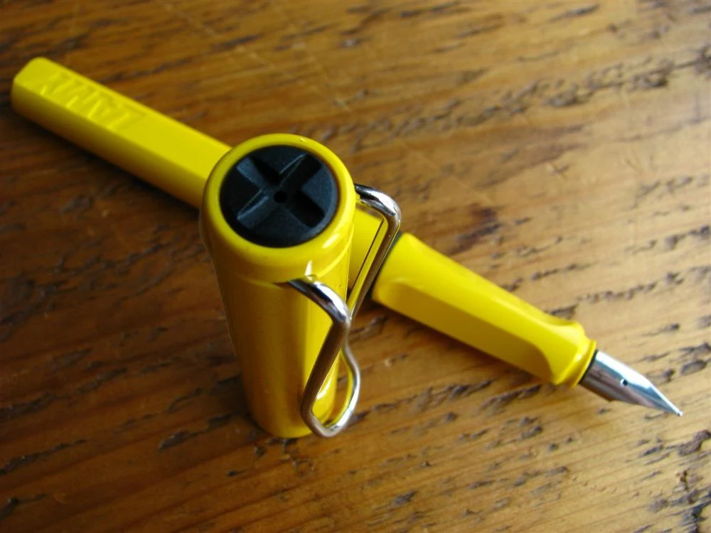 Lamy Safari Fountain Pen - Yellow - Image 4