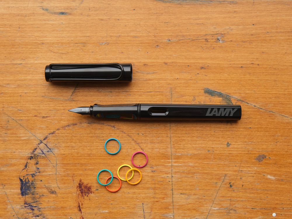 Lamy Safari Multicolor Ring Fountain Pen Set - Black - Image 2
