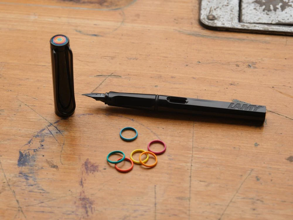 Lamy Safari Multicolor Ring Fountain Pen Set - Black - Image 4