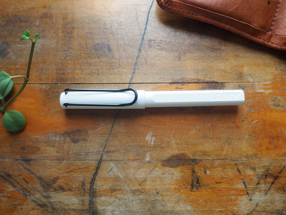 Lamy Safari Rollerball Pen - Retro Special Edition - White with Black Clip - Image 2
