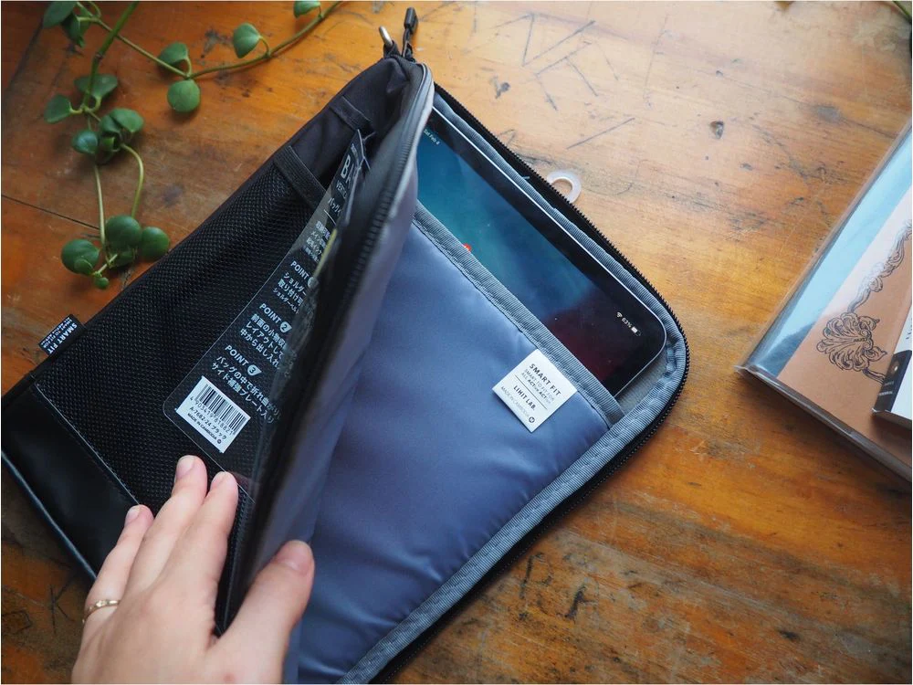 Lihit Lab - Bag in Bag - Vertical Type A5 Size - Black (A-7682-24) - Image 3