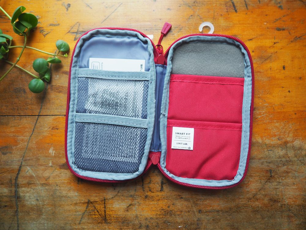 Lihit Lab - Compact Pen Case Smart Fit - Red (A-7687-3) - Image 2