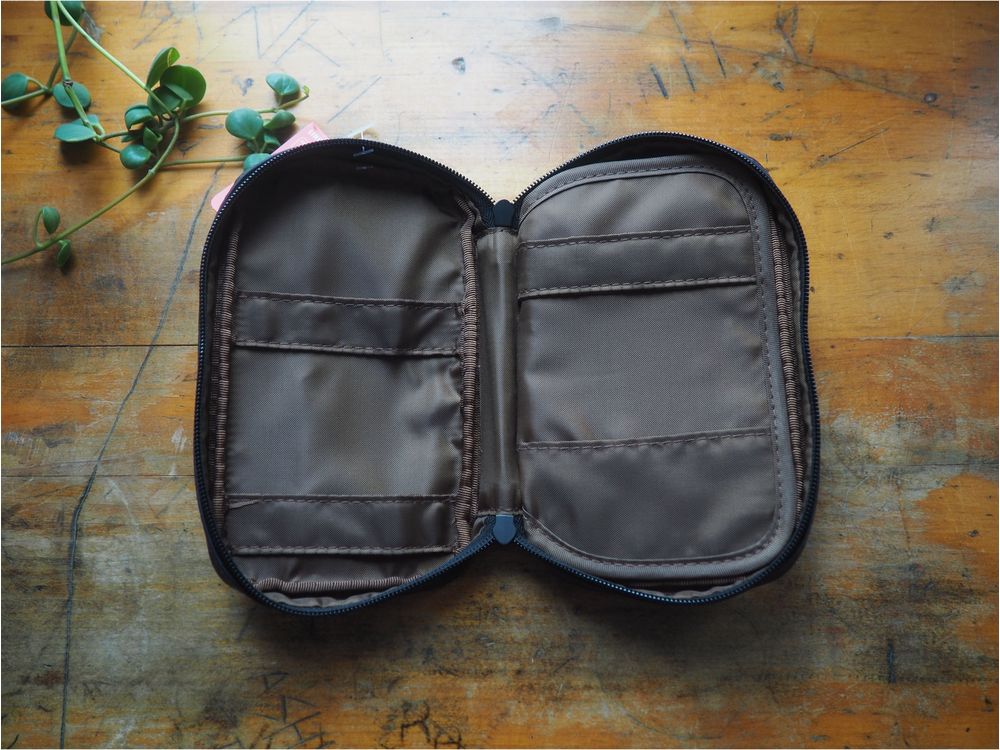 Lihit Lab - Pen Case Book-Type - Black (A-7551-24) - Image 2