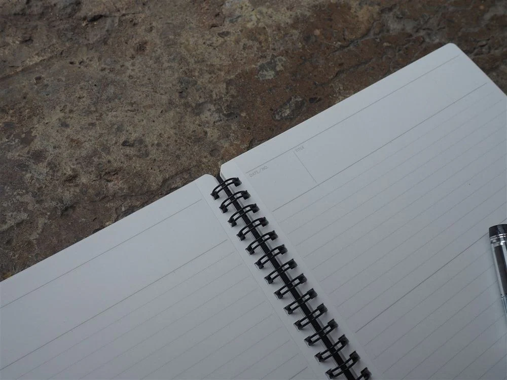 Maruman Mnemosyne Spiral Bound Notebook B5 - Lined - Image 4