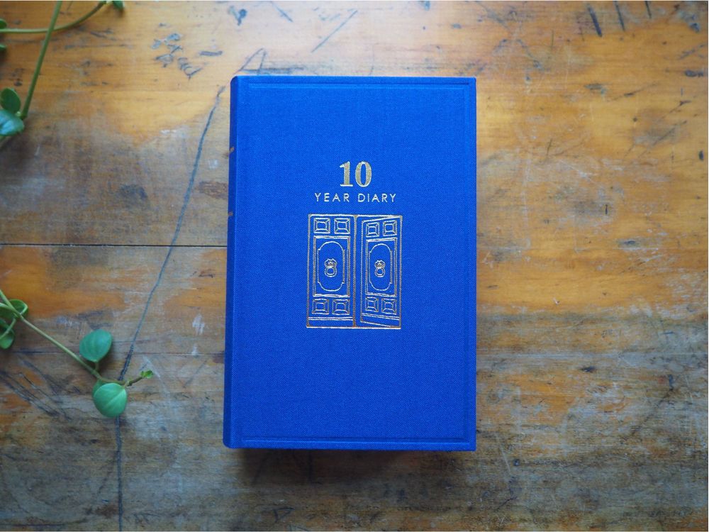 Midori 10 Years Diary - Navy - Image 3