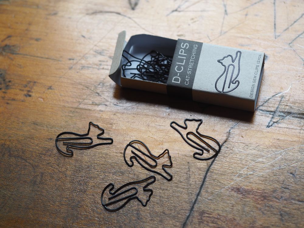 Midori Mini D-Clips - Stretching Cat