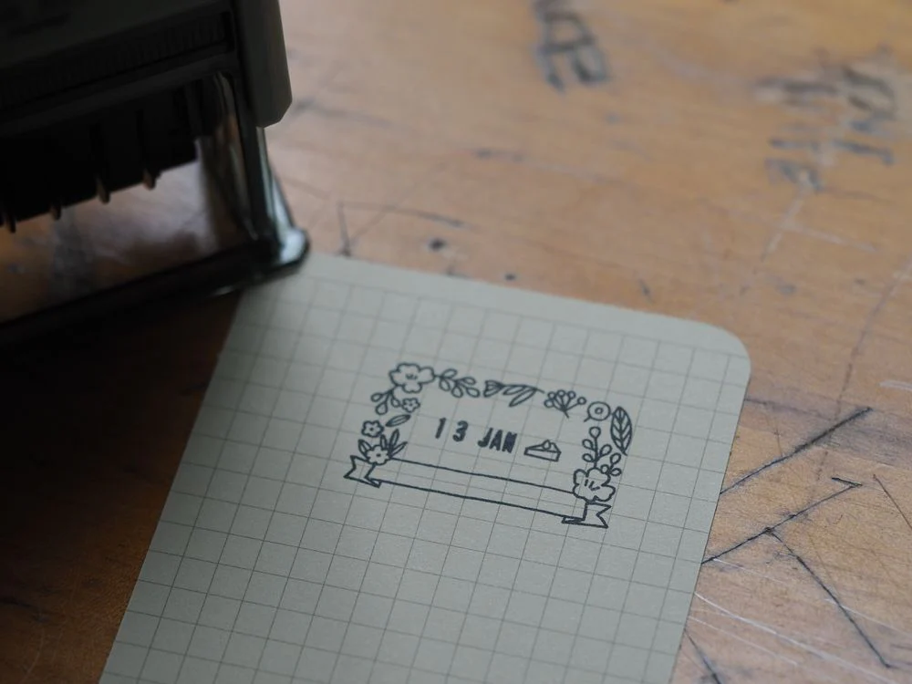 Midori Rotating Date Stamp - Flowers - Image 2