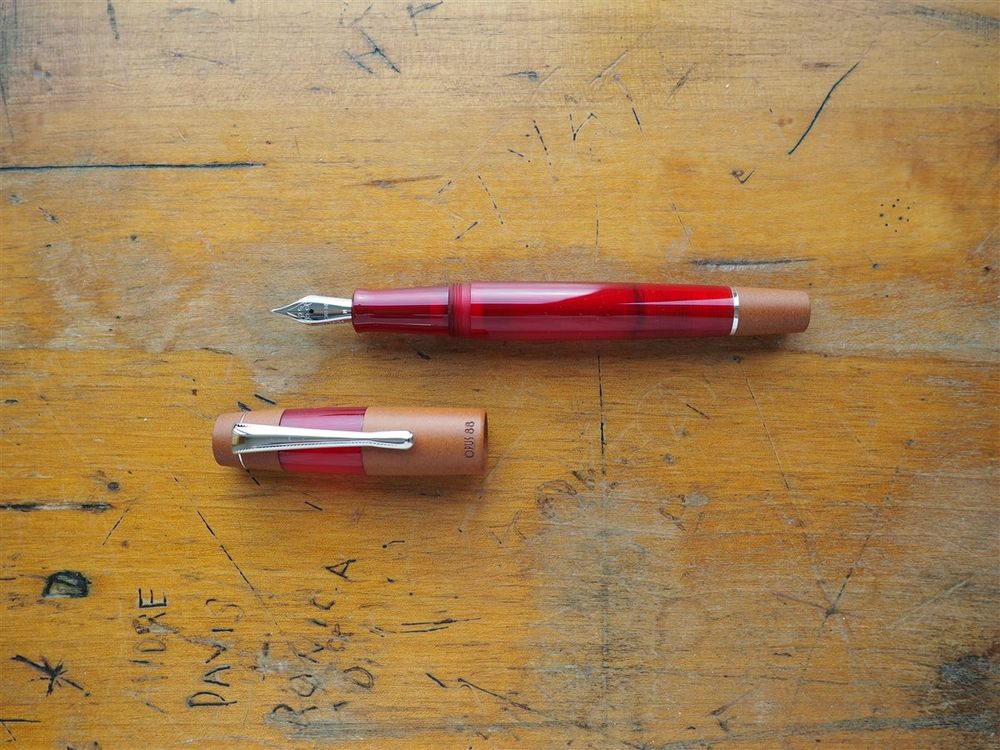 Opus 88 KOLORO Fountain Pen - Red - Image 2