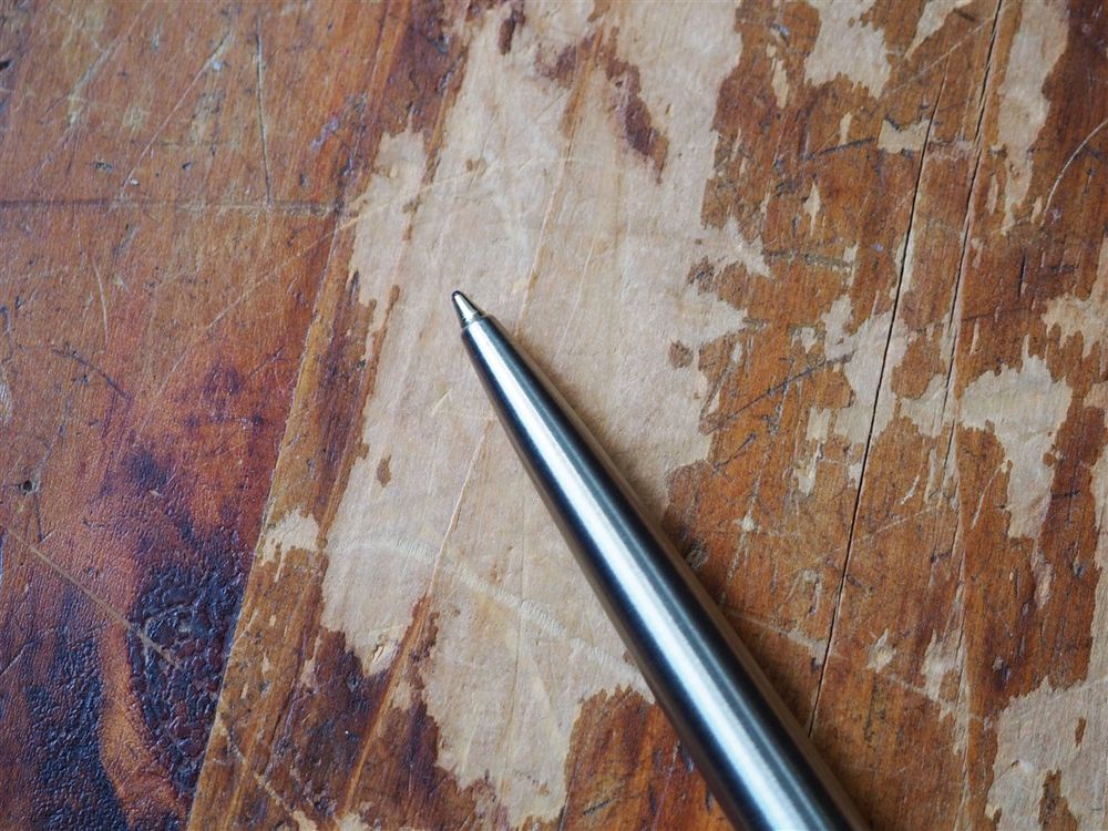 Parker Jotter Ballpoint - Medium Point - Stainless Steel GT - Image 4