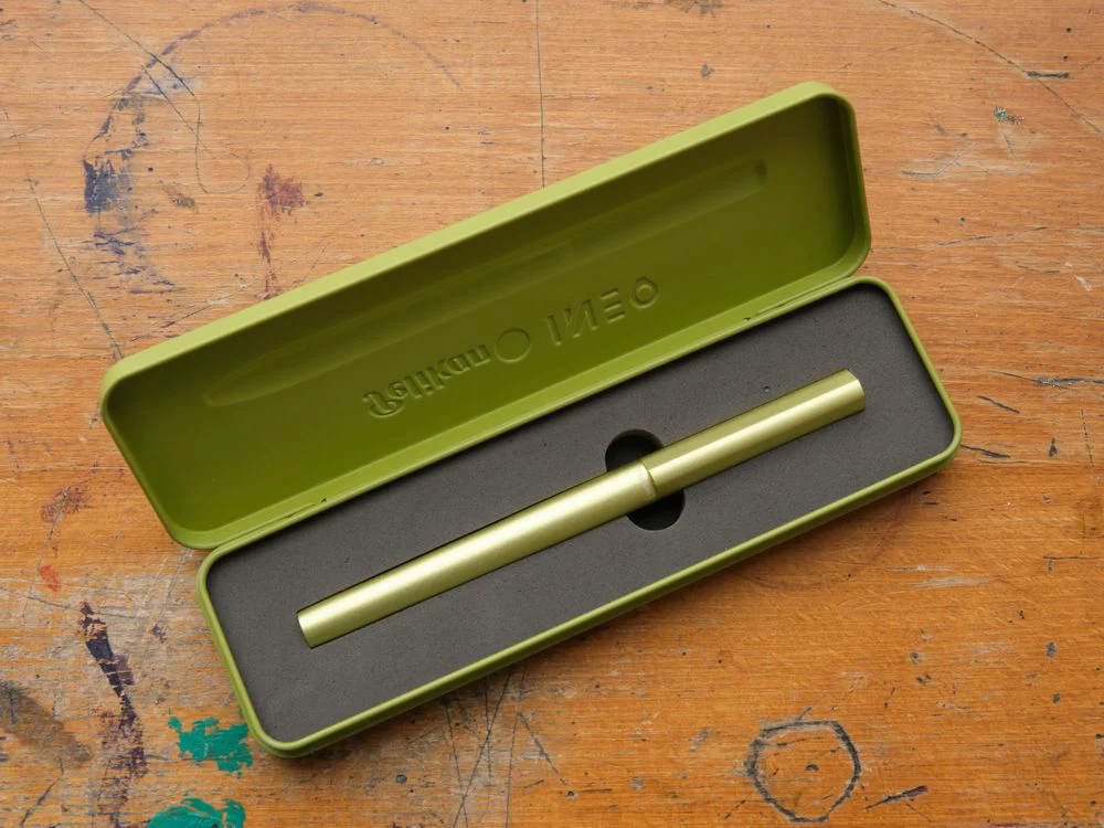 Pelikan Ineo Fountain Pen - Green Oasis - Image 4
