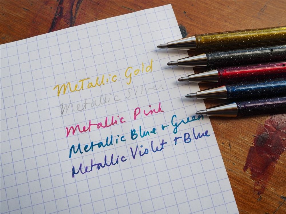 Pentel Hybrid Dual Metallic Gel Pen - Blue & Metallic Green - Image 3
