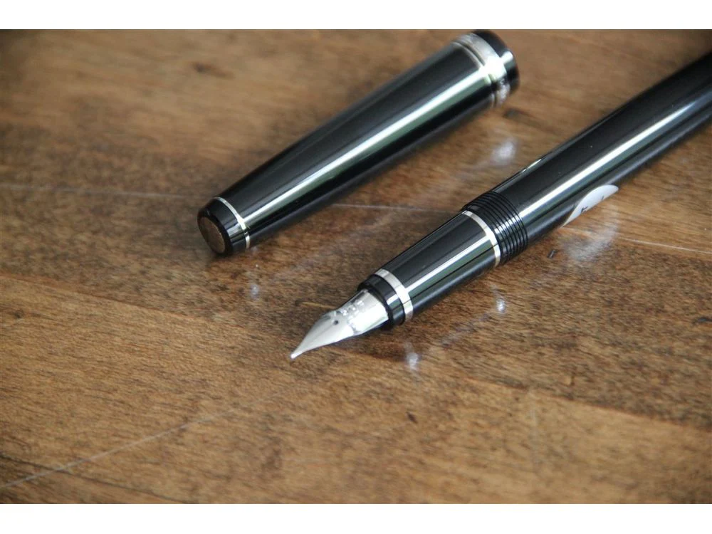 Pilot Falcon Resin Fountain Pen - Black with Silver Trim