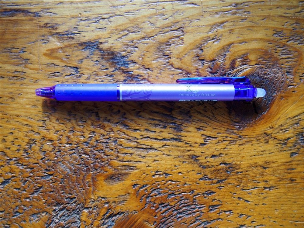 Pilot FriXion Erasable Retractable Gel Pen - Violet