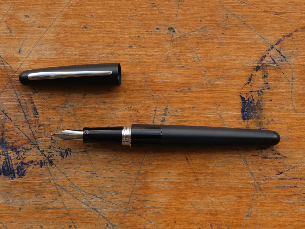 Pilot Metropolitan - Plain Black - Image 2