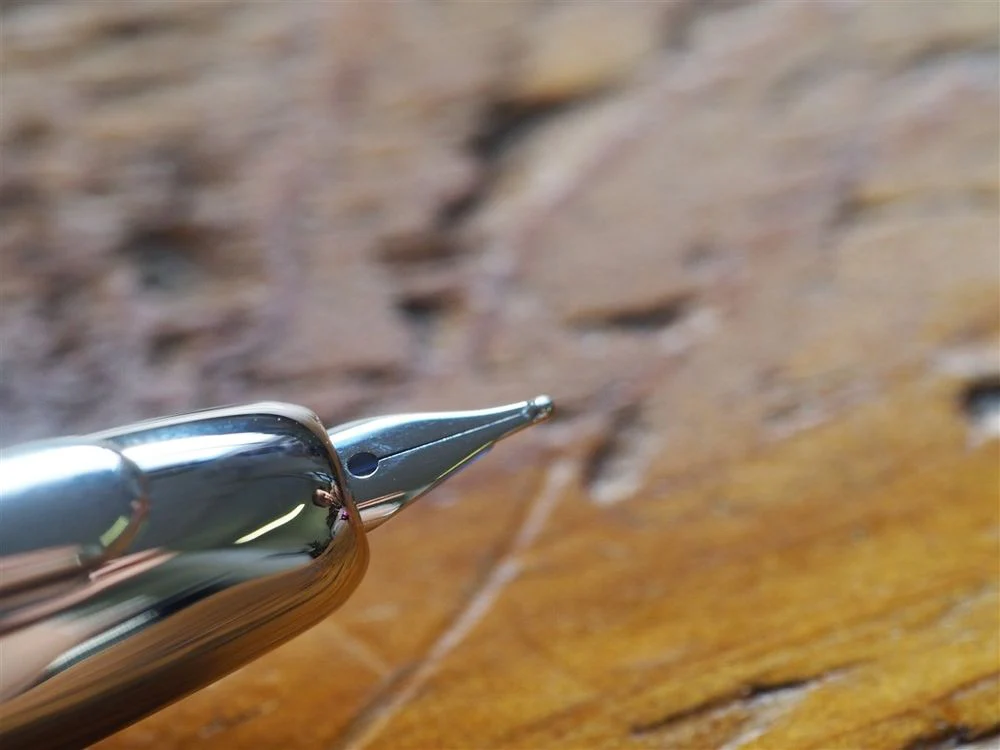 Pilot Namiki Vanishing Point Fountain Pen - Raden Galaxy - Image 4