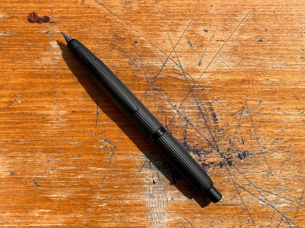 Pilot Vanishing Point Fountain Pen - Black Matte Stripe - Image 3