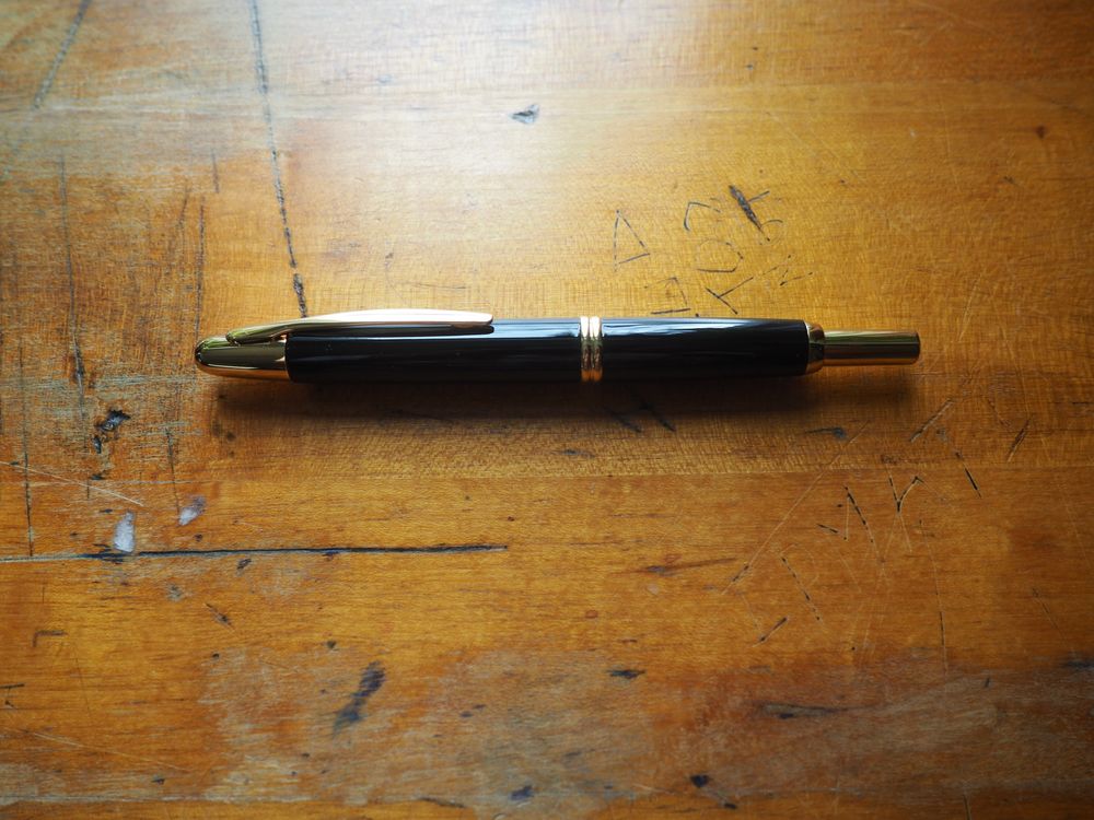 Pilot Vanishing Point Fountain Pen - Black with Gold Trim