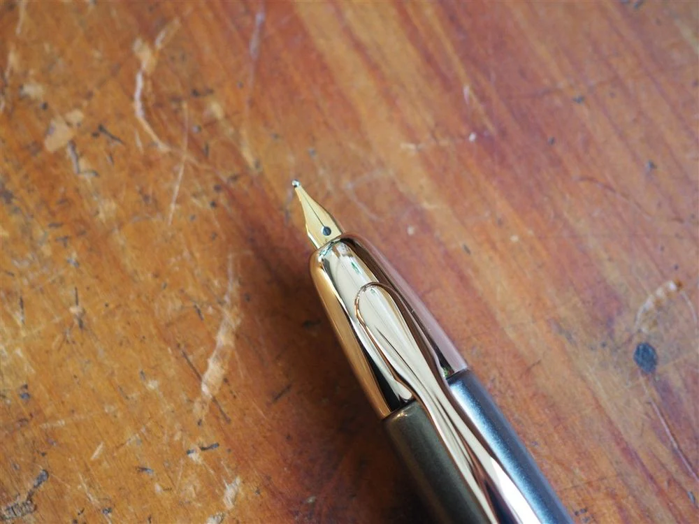 Pilot Vanishing Point Fountain Pen - Grey with Rhodium Trim - Image 2