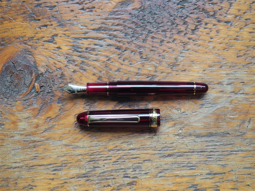 Platinum 3776 Century - Bourgogne with Gold Trim - Image 2