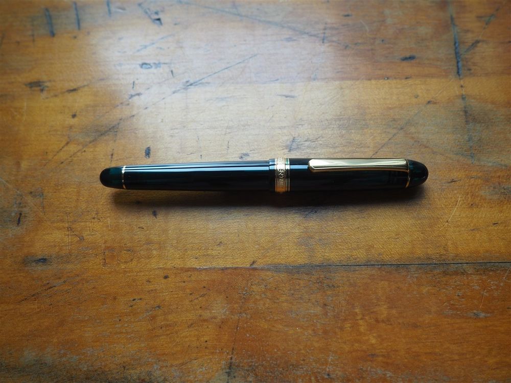Platinum 3776 Century - Laurel Green with Gold Trim