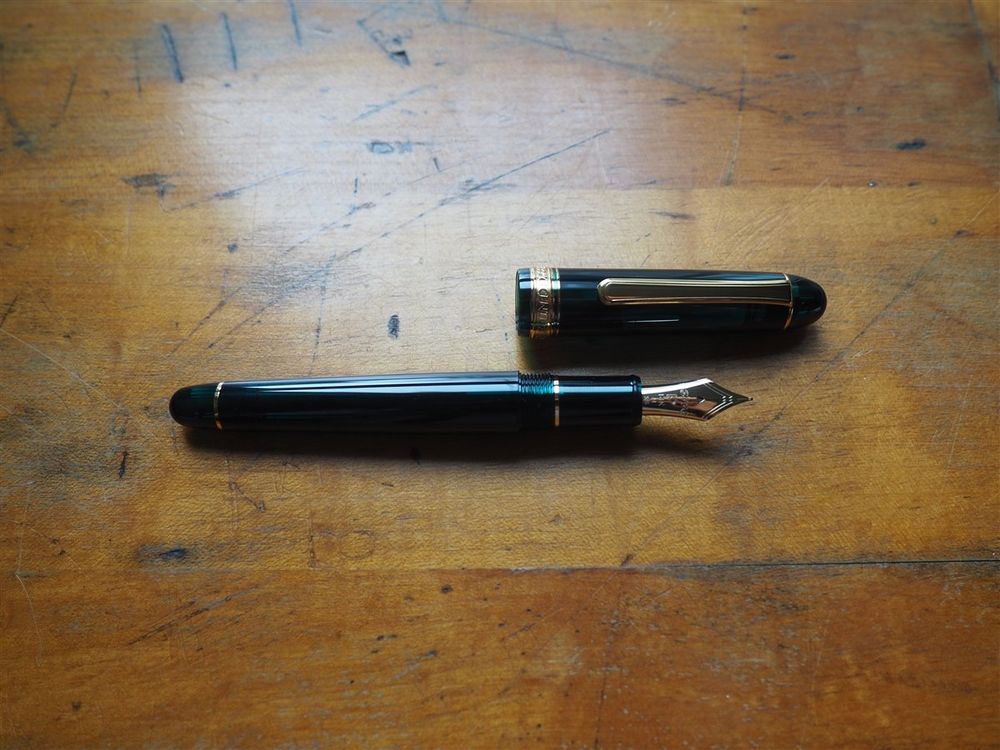 Platinum 3776 Century - Laurel Green with Gold Trim - Image 2