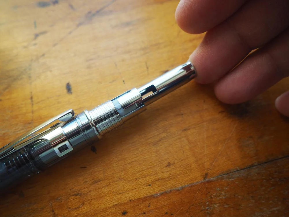 Platinum Curidas Fountain Pen - Grand Red - Image 6