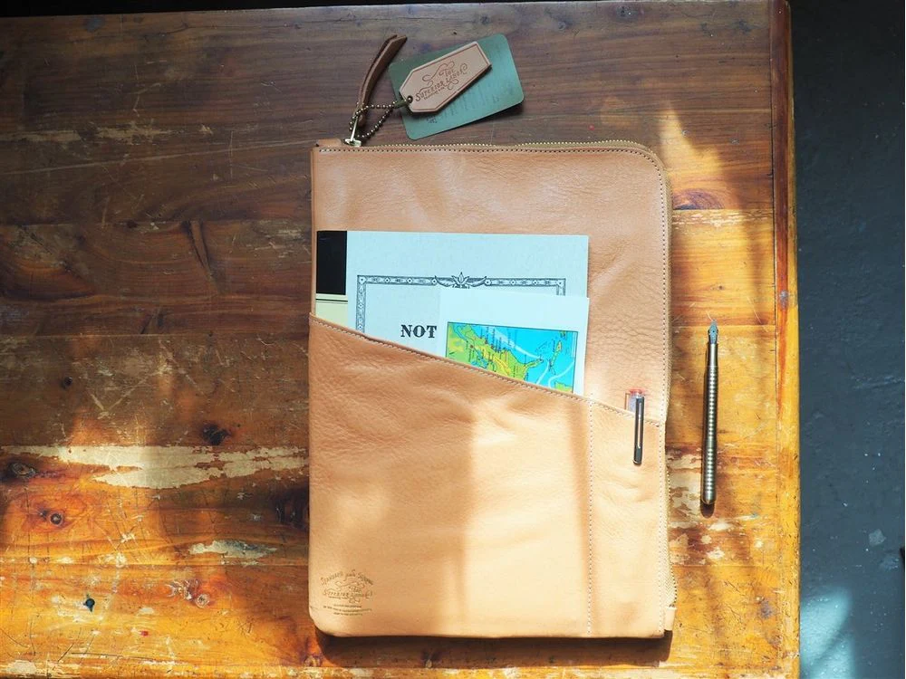 <b>PRE-ORDER</b> - The Superior Labor - Leather Portfolio - Natural (A4) - Image 3
