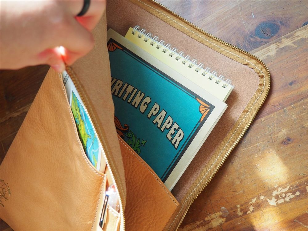 <b>PRE-ORDER</b> - The Superior Labor - Leather Portfolio - Natural (A4) - Image 4