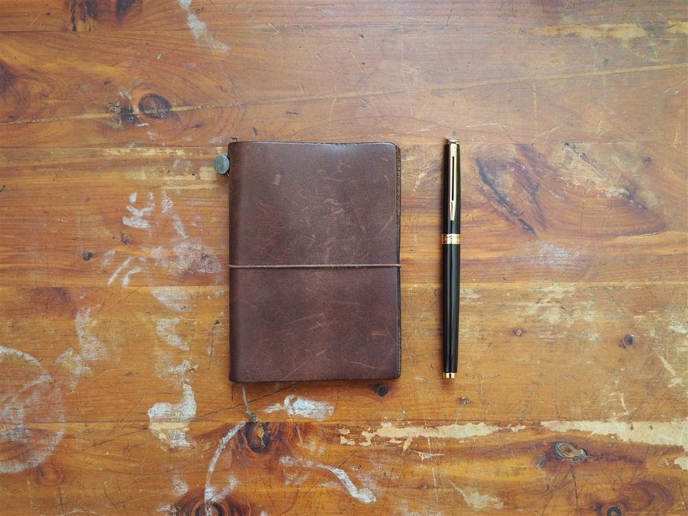 Traveler's Notebook Passport Size - Brown Leather
