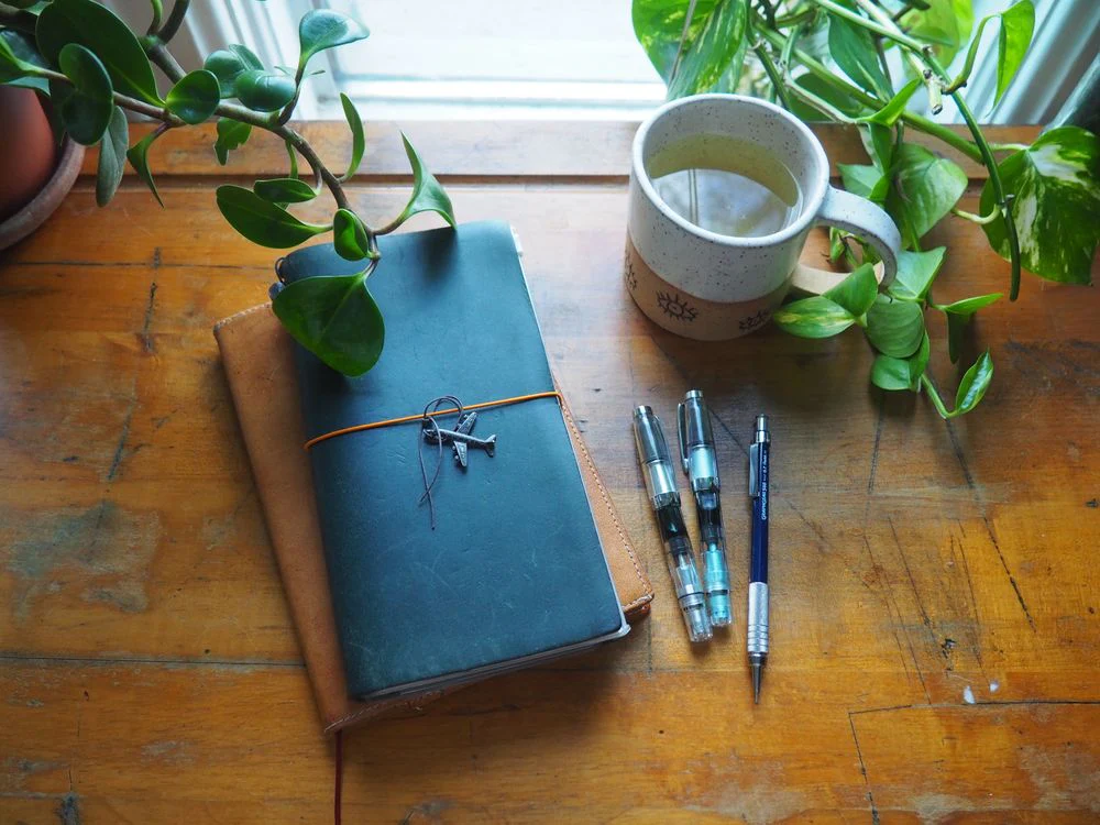 Traveler's Notebook Regular Size - Blue Leather - Image 3