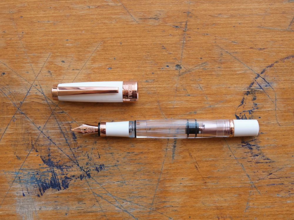 TWSBI Diamond 580 Fountain Pen - White RoseGold V2 - Image 2