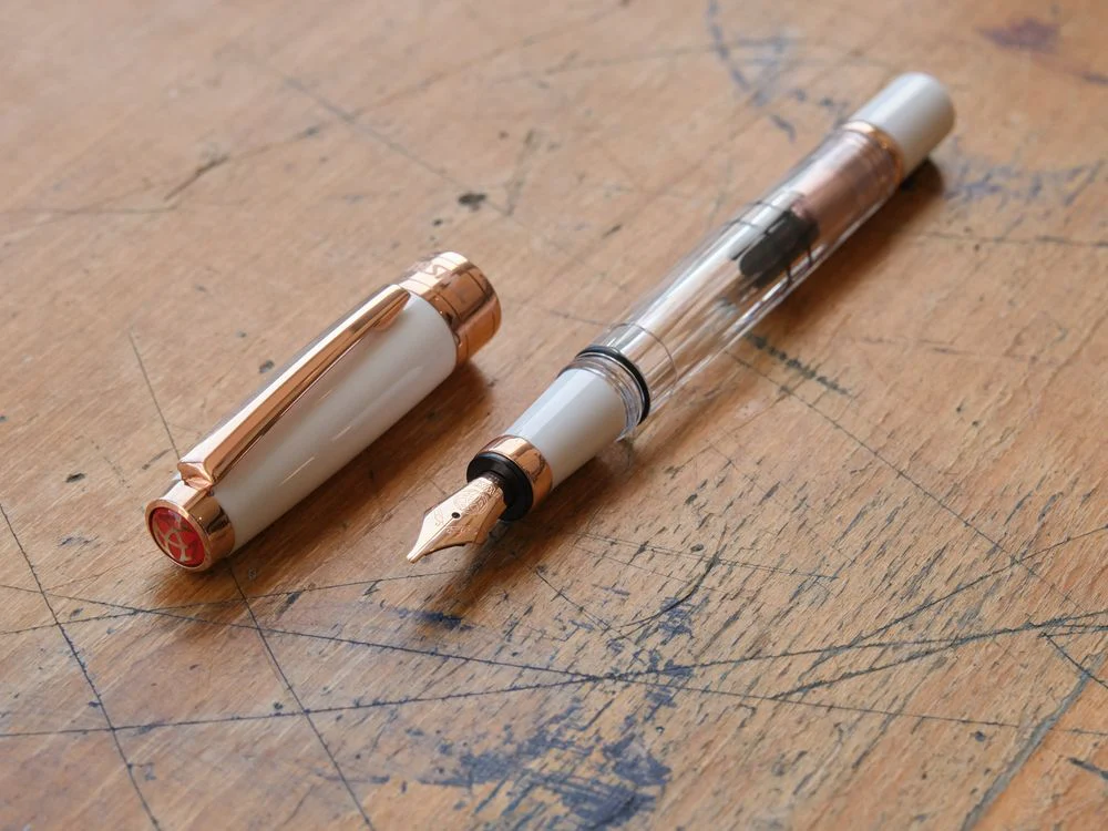 TWSBI Diamond 580 Fountain Pen - White RoseGold V2 - Image 3