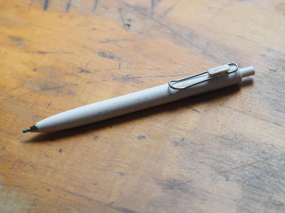 Uni-ball One F Gel Pen - 0.38mm - Earth Texture - White Salt Lake